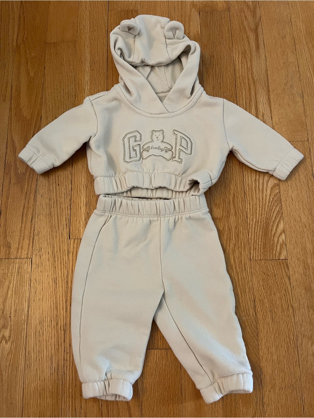 GAP Cream Hoodie and Sweatpants Set